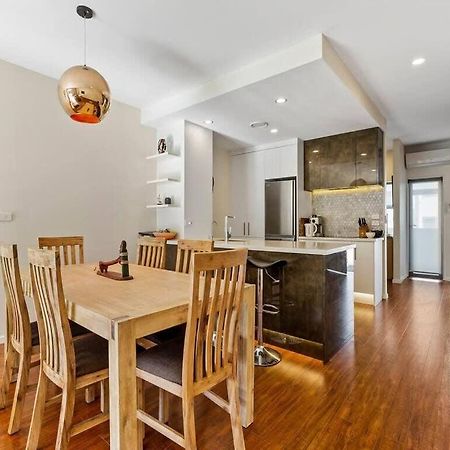 Sleek Modern Pad Next To Spark Arena Free Parking Окленд Экстерьер фото